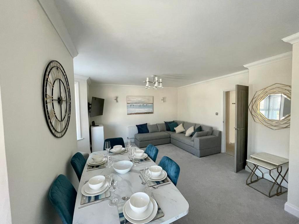 Exquisite Apartment, Stone Throw From The Beach Bournemouth Exterior foto