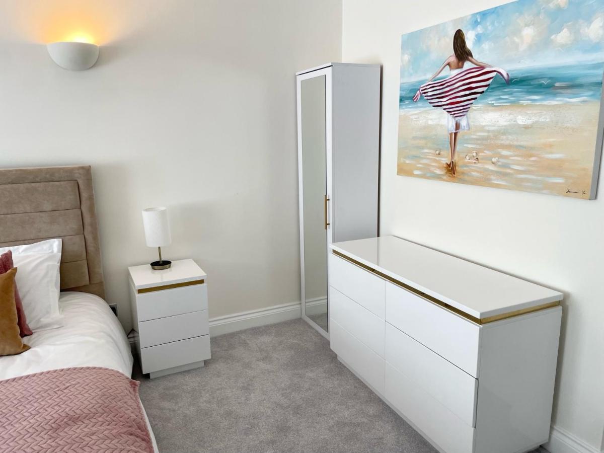 Exquisite Apartment, Stone Throw From The Beach Bournemouth Exterior foto